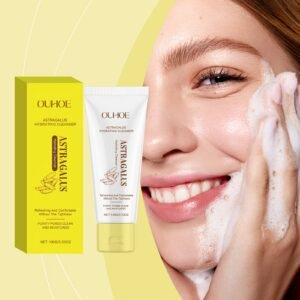 Huangqi Facial Cleanser, Made with Herbal Components, Softly Cleanses The Skin, Refreshing And Non-Oily, Hydrating And Moisturizing Face Wash, Ideal for Everyday Use, Light on The Skin